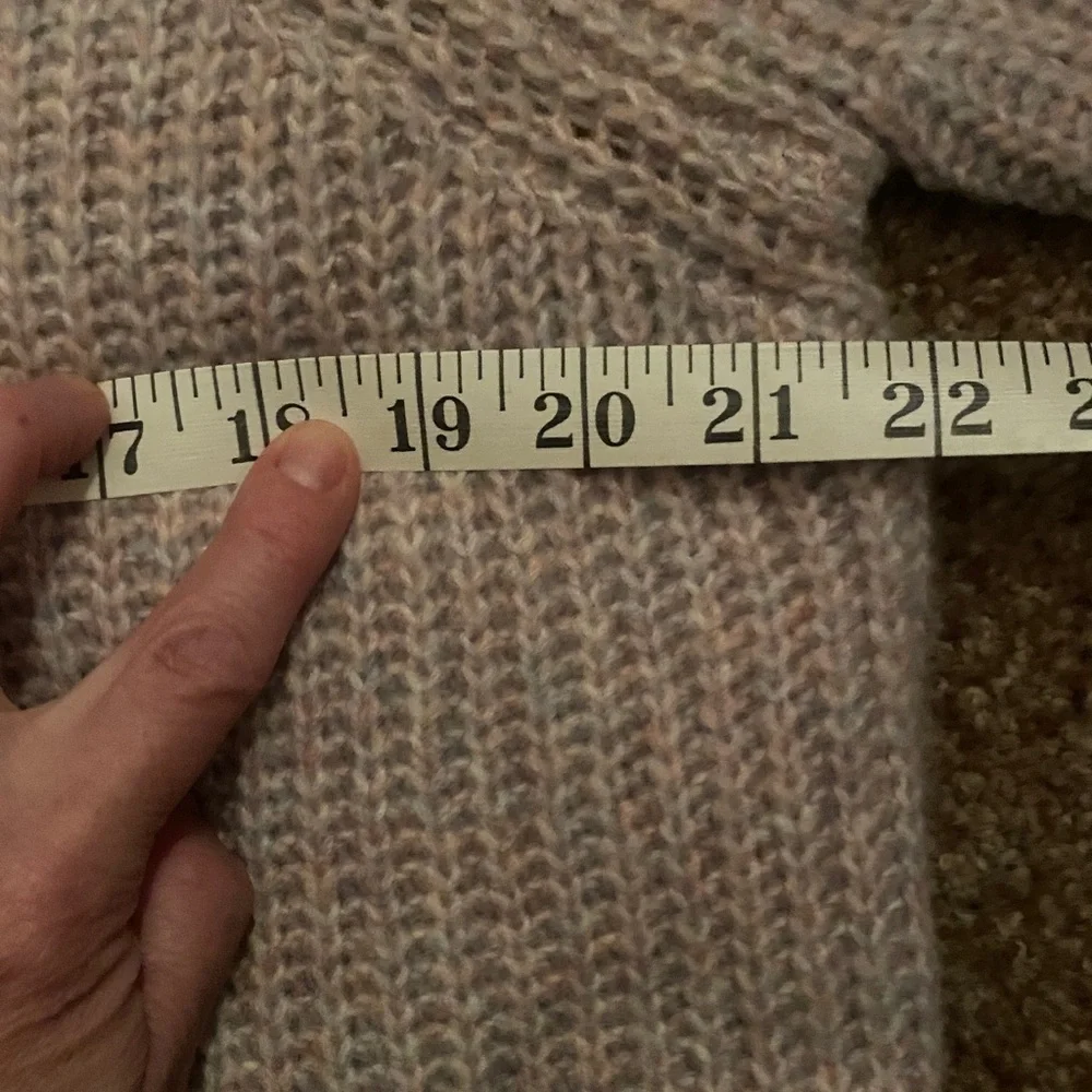 Francesca’s light pink with blues short sweater. XL - Picture 8 of 10